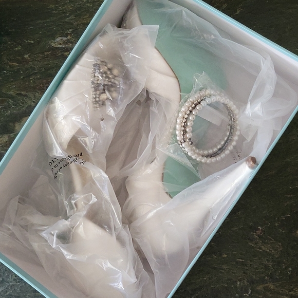 Blue by Betsey Johnson Heels. New. It's never used, perfect condition. - Picture 6 of 8